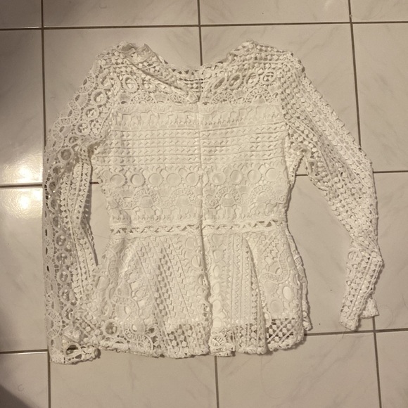 NWOT Lace Peplum Top - Picture 3 of 5